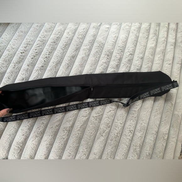 PINK Victoria Secret insulated over the shoulder drink cooler - Picture 2 of 2